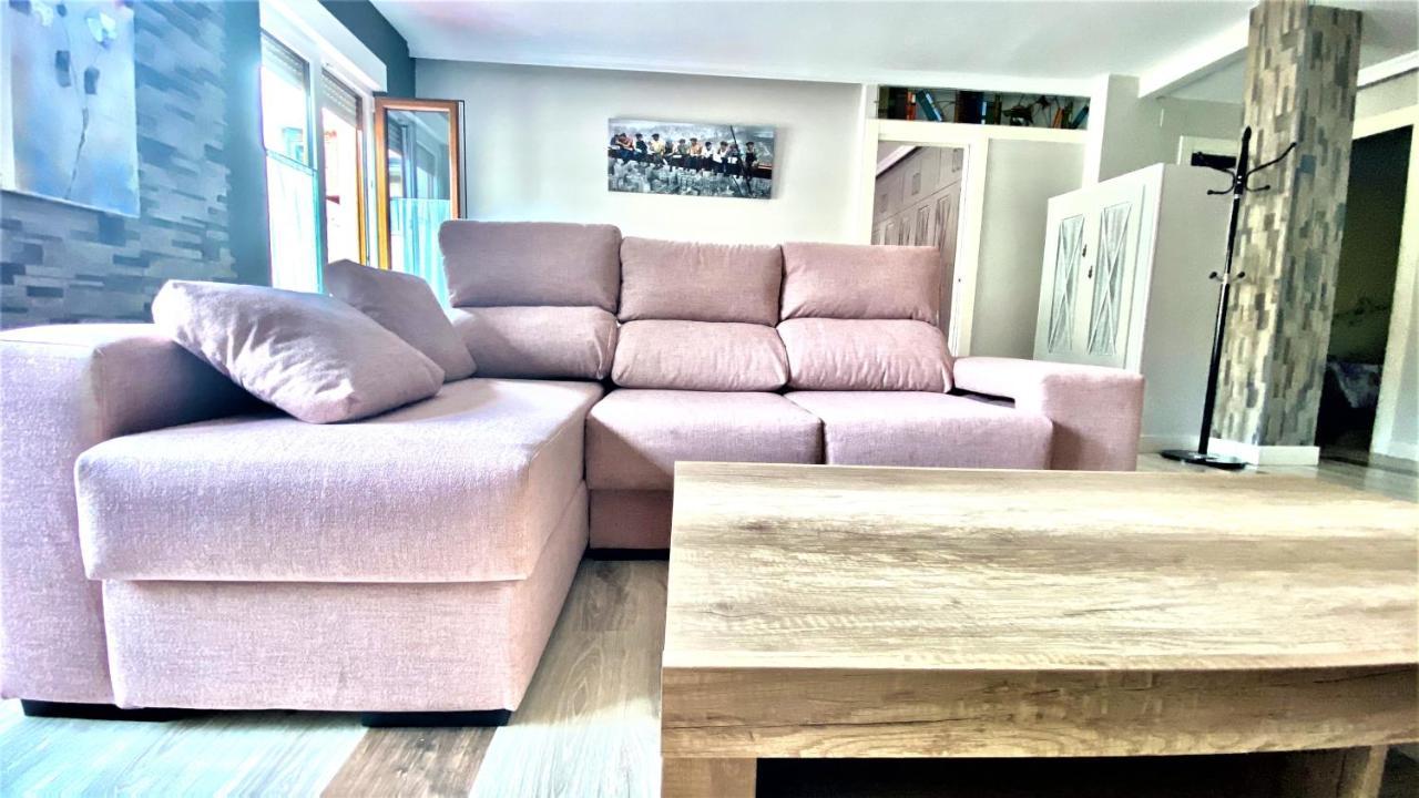 Housingleon- Barrio Humedo Apartment